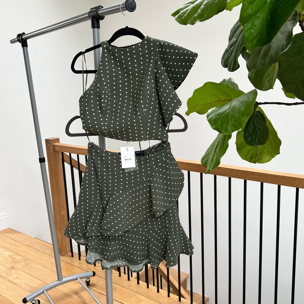 Two piece set - green with white polka dots - skirt and top - Picture 1 of 2